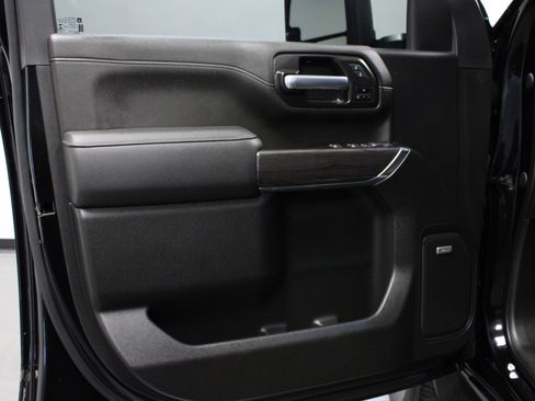 Used 2022 Chevrolet Silverado 2500 LTZ w/ LTZ Convenience Package image 11