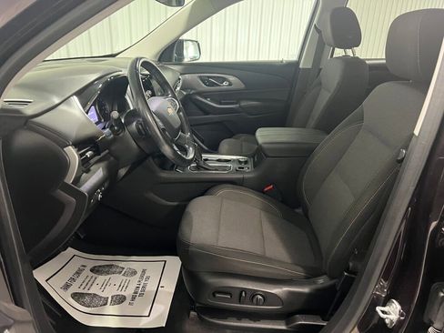 Used 2020 Chevrolet Traverse LT image 5
