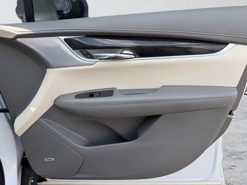 Used 2020 Cadillac XT6 Premium Luxury FWD image 36