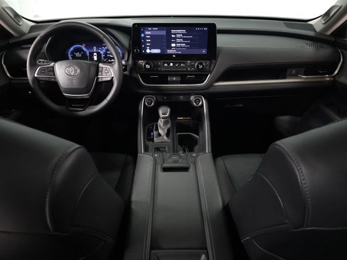 Used 2024 Toyota Grand Highlander Limited image 23