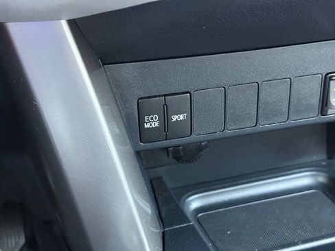 Used 2018 Toyota RAV4 XLE w/ All Weather Liner Package FWD image 22