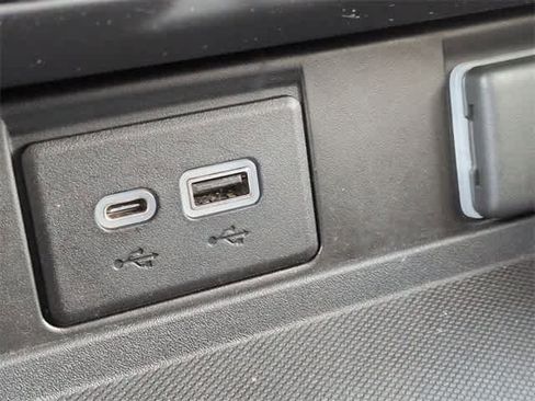 Used 2021 GMC Yukon SLT w/ SLT Luxury Package image 32