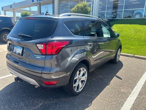 Used 2019 Ford Escape Titanium AWD/4WD image 4