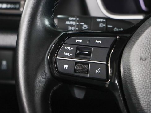Used 2024 Honda Pilot Touring image 13