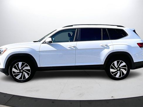 Used 2024 Volkswagen Atlas SE image 6