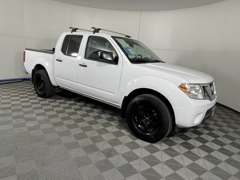 Used 2012 Nissan Frontier SV AWD/4WD image 7