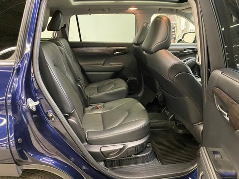 Used 2022 Toyota Highlander Platinum image 33