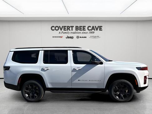 New 2026 Jeep Grand Wagoneer Limited image 11