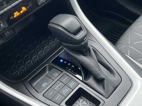 New 2025 Toyota RAV4 XLE w/ Convenience Package image 18