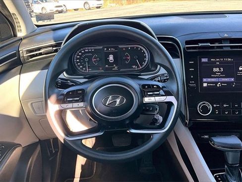 Used 2022 Hyundai Tucson SE w/ Cargo Package image 12