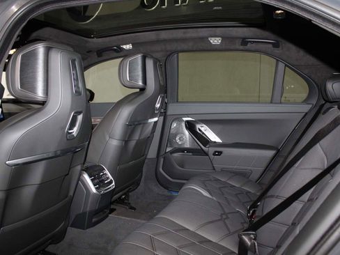 Used 2026 BMW 750e xDrive image 17