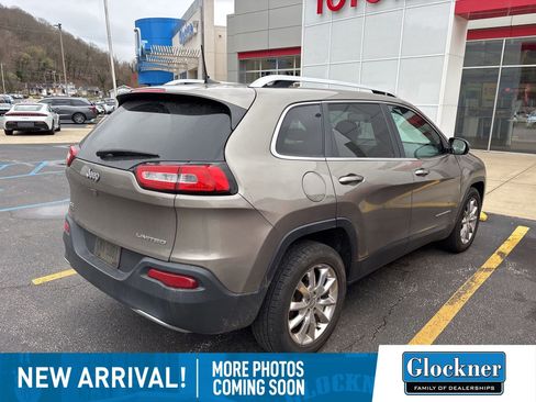 Used 2016 Jeep Cherokee Limited image 4