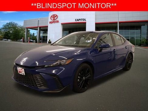 Used 2025 Toyota Camry SE image 8