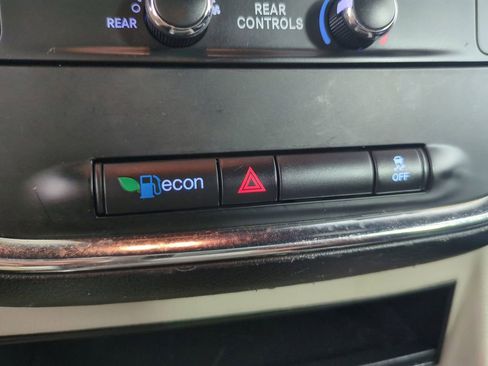 Used 2019 Dodge Grand Caravan SXT FWD image 27