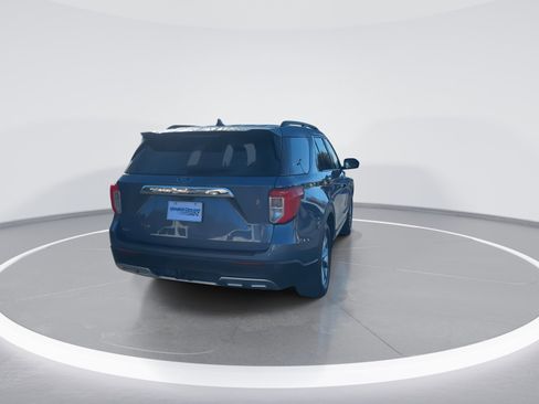 Used 2021 Ford Explorer XLT w/ Equipment Group 202A image 8