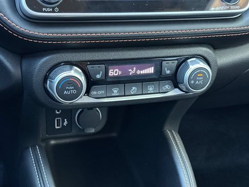 Used 2019 Nissan Kicks SR w/ SR Premium Package FWD image 19
