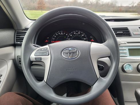 Used 2009 Toyota Camry LE image 15