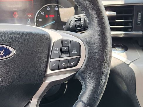 Used 2022 Ford Explorer XLT w/ Equipment Group 202A AWD/4WD image 28