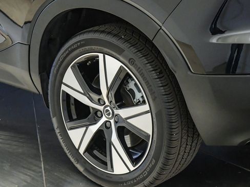 Certified 2021 Volvo XC40 P8 Recharge w/ Advanced Package AWD/4WD image 11
