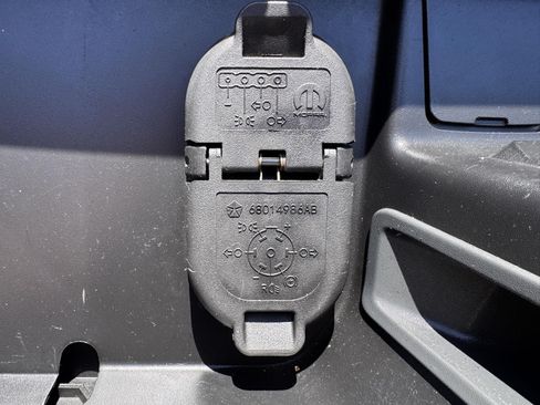 Used 2022 RAM 1500 Limited AWD/4WD image 14