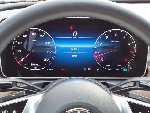 Used 2025 Mercedes-Benz C 300 4MATIC Sedan image 11