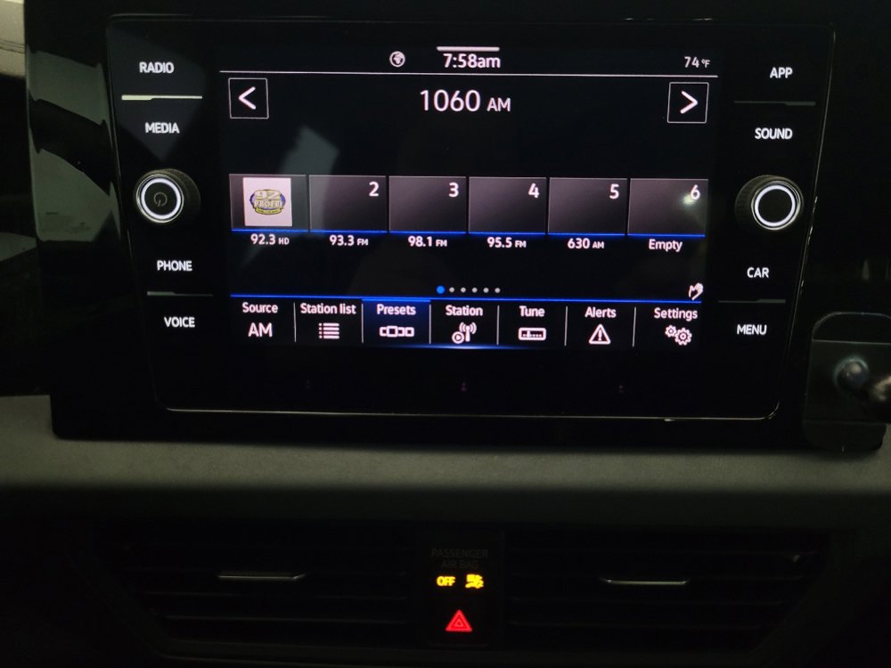 Used 2025 Volkswagen Jetta SE FWD image 25