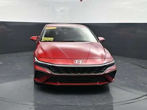 Used 2024 Hyundai Elantra SEL FWD image 2