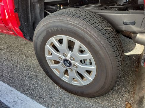 Used 2025 Toyota Tacoma SR5 image 23