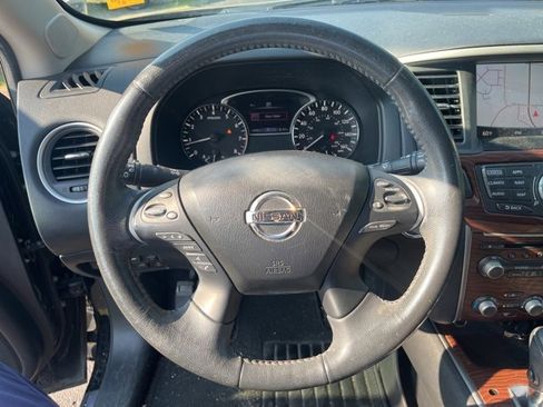 Used 2017 Nissan Pathfinder Platinum image 24
