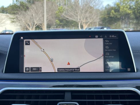 Used 2020 BMW 740i w/ M Sport Package image 5