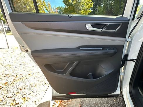 Certified 2025 Volkswagen Atlas Peak Edition SE image 22