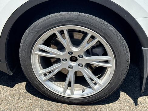 Used 2022 Tesla Model Y Long Range AWD/4WD image 24