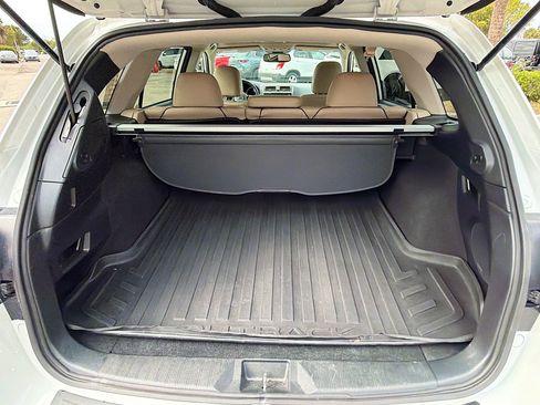 Used 2018 Subaru Outback 2.5i Limited image 11