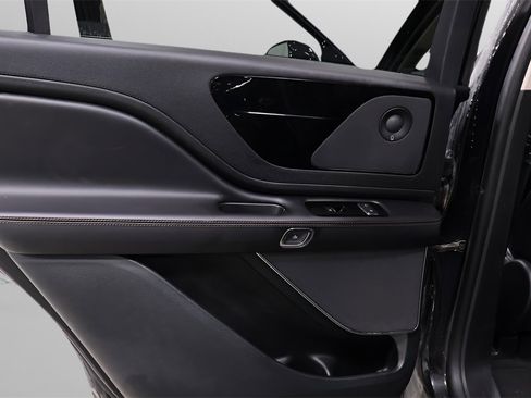 Used 2024 Lincoln Aviator Reserve image 25