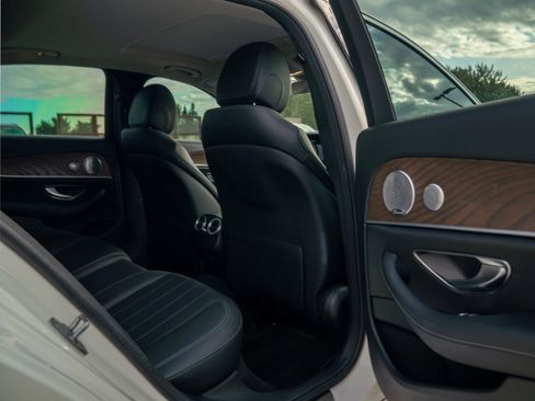 Certified 2018 Mercedes-Benz E 300 4MATIC image 26