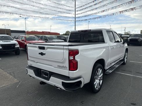 Used 2022 Chevrolet Silverado 1500 High Country w/ High Country Premium Package AWD/4WD image 13