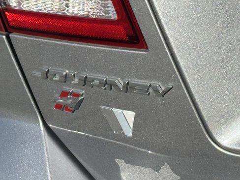 Used 2019 Dodge Journey GT image 43