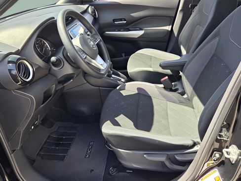 Used 2020 Nissan Kicks SV FWD image 9