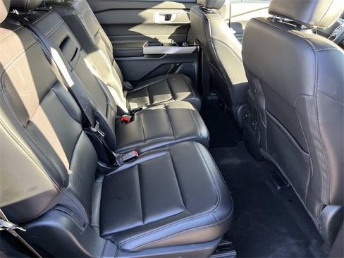 Used 2023 Ford Explorer XLT w/ Equipment Group 202A image 20