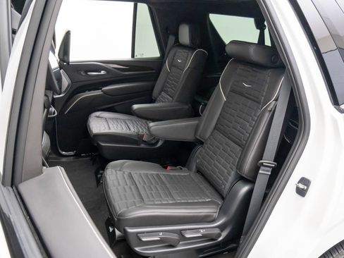 Certified 2023 Cadillac Escalade Sport Platinum w/ LPO, ONYX Package AWD/4WD image 22