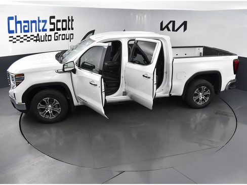 Used 2025 GMC Sierra 1500 SLT AWD/4WD image 30