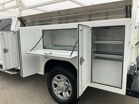 Used 2022 RAM 3500 Big Horn image 15