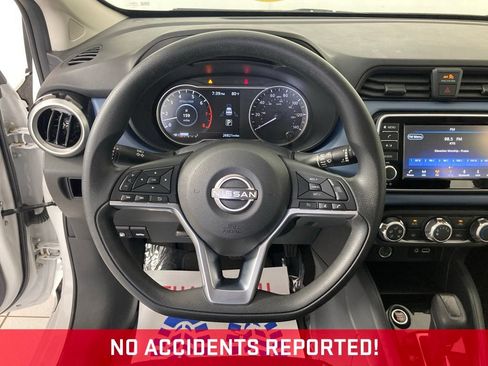 Used 2025 Nissan Versa SV FWD image 7