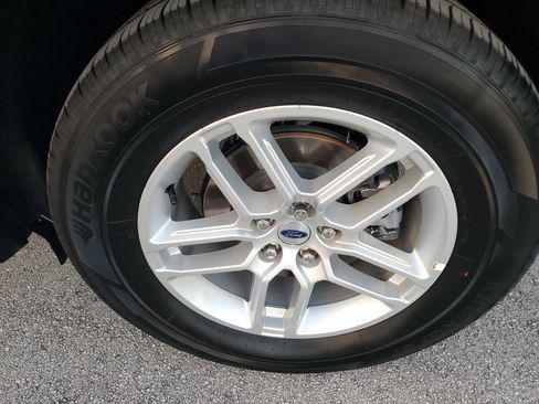 Used 2025 Ford Explorer Active image 31