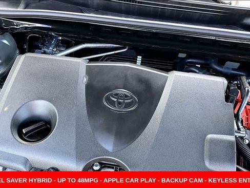 Used 2025 Toyota Camry SE FWD image 29