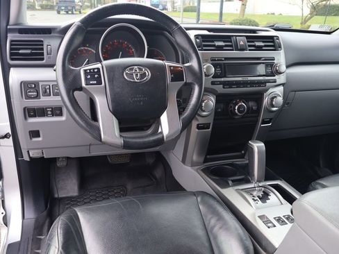 Used 2011 Toyota 4Runner SR5 w/ Convenience Pkg image 23