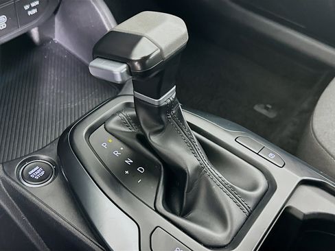 Used 2025 Kia K4 LXS image 25