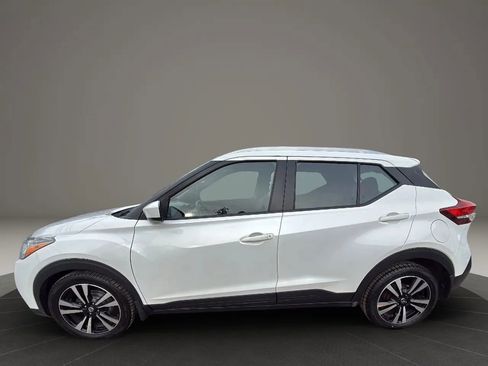 Used 2019 Nissan Kicks SV image 8