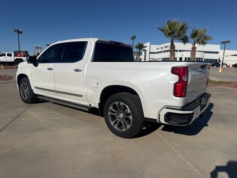 Used 2023 Chevrolet Silverado 1500 High Country w/ Technology Package image 3