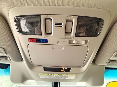 Used 2017 Subaru Outback 3.6R Limited image 37